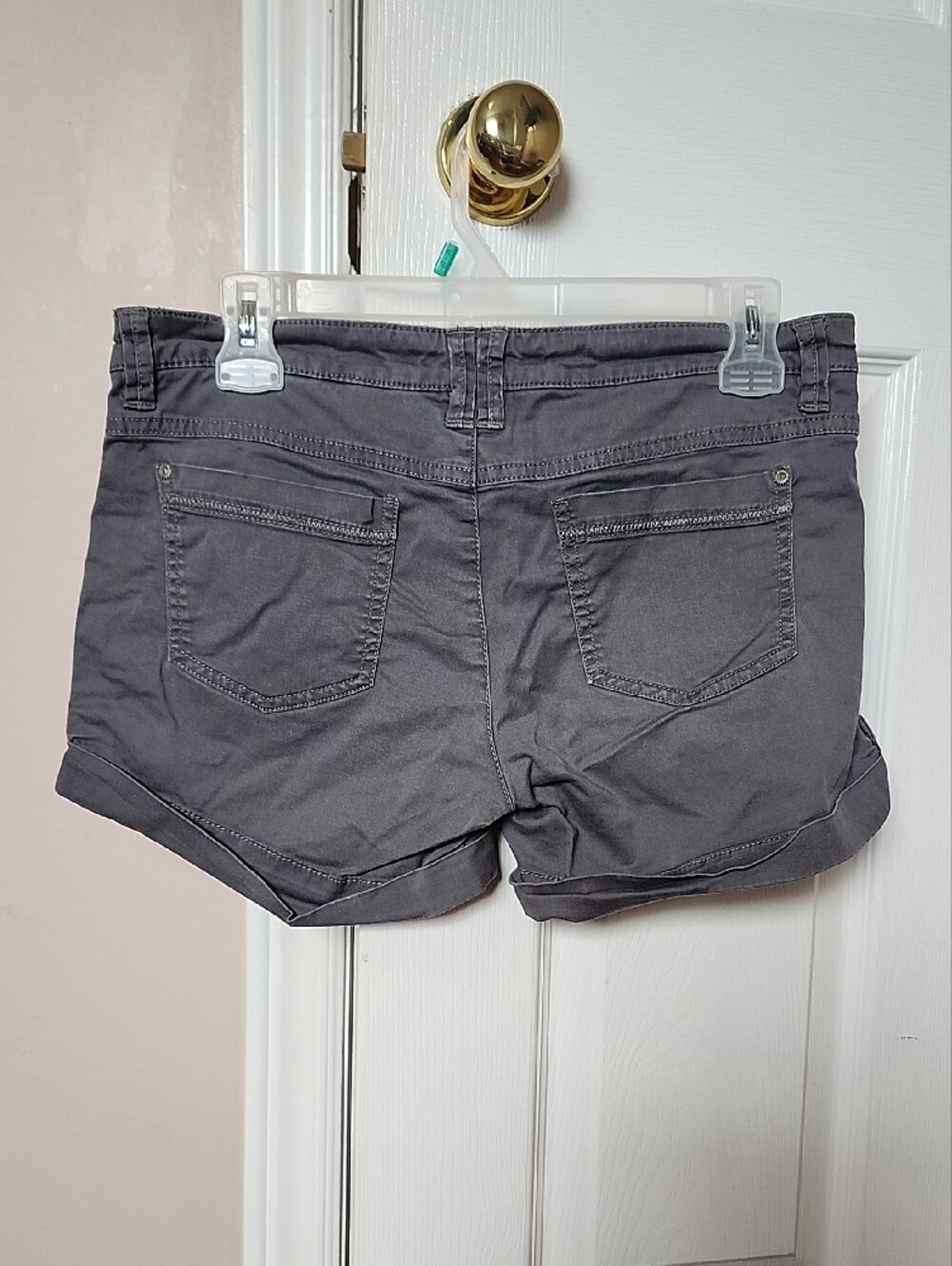 Vintage Y2K Garage Women's Gray Rolled-Hem Shorts - Picture 4 of 16